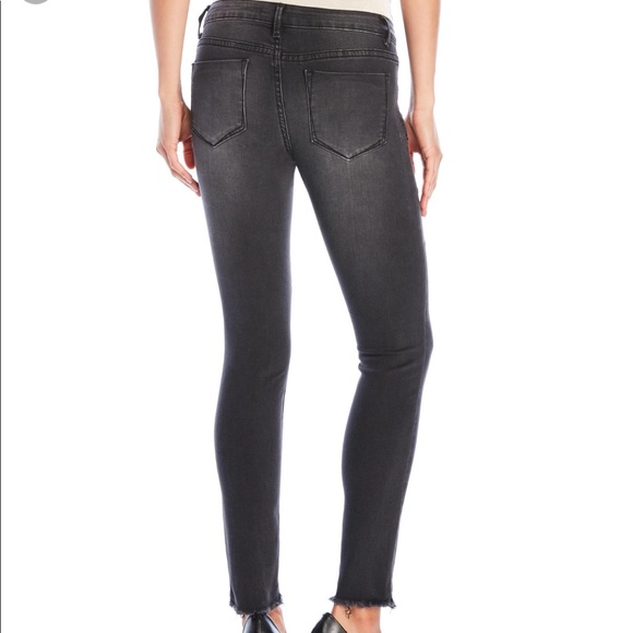 Romeo & Juliet Floral Embroidered Jeans - Picture 3 of 6